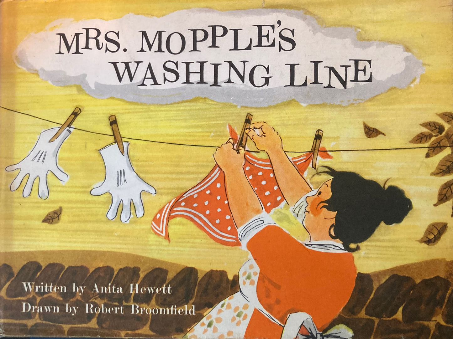 Mrs. Mopple's Washing Line Anita Hewett Robert Broomfield