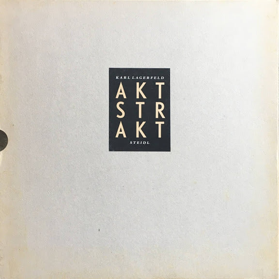 Aktstrakt Karl Lagerfeld カール・ラガーフェルド