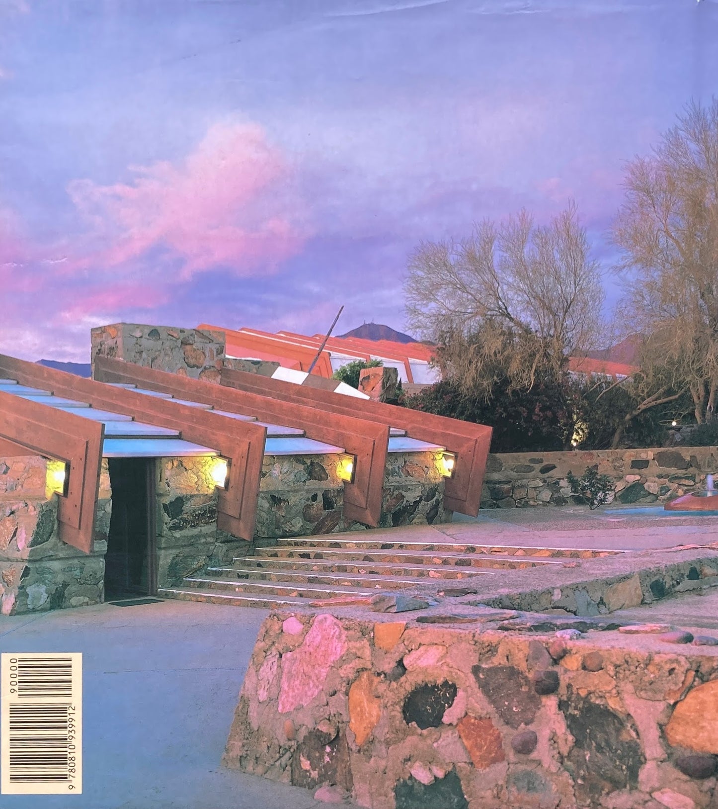 Frank Lloyd Wrigh's Taliesin and Taliesin West タリアセンとタリアセン・ウェスト