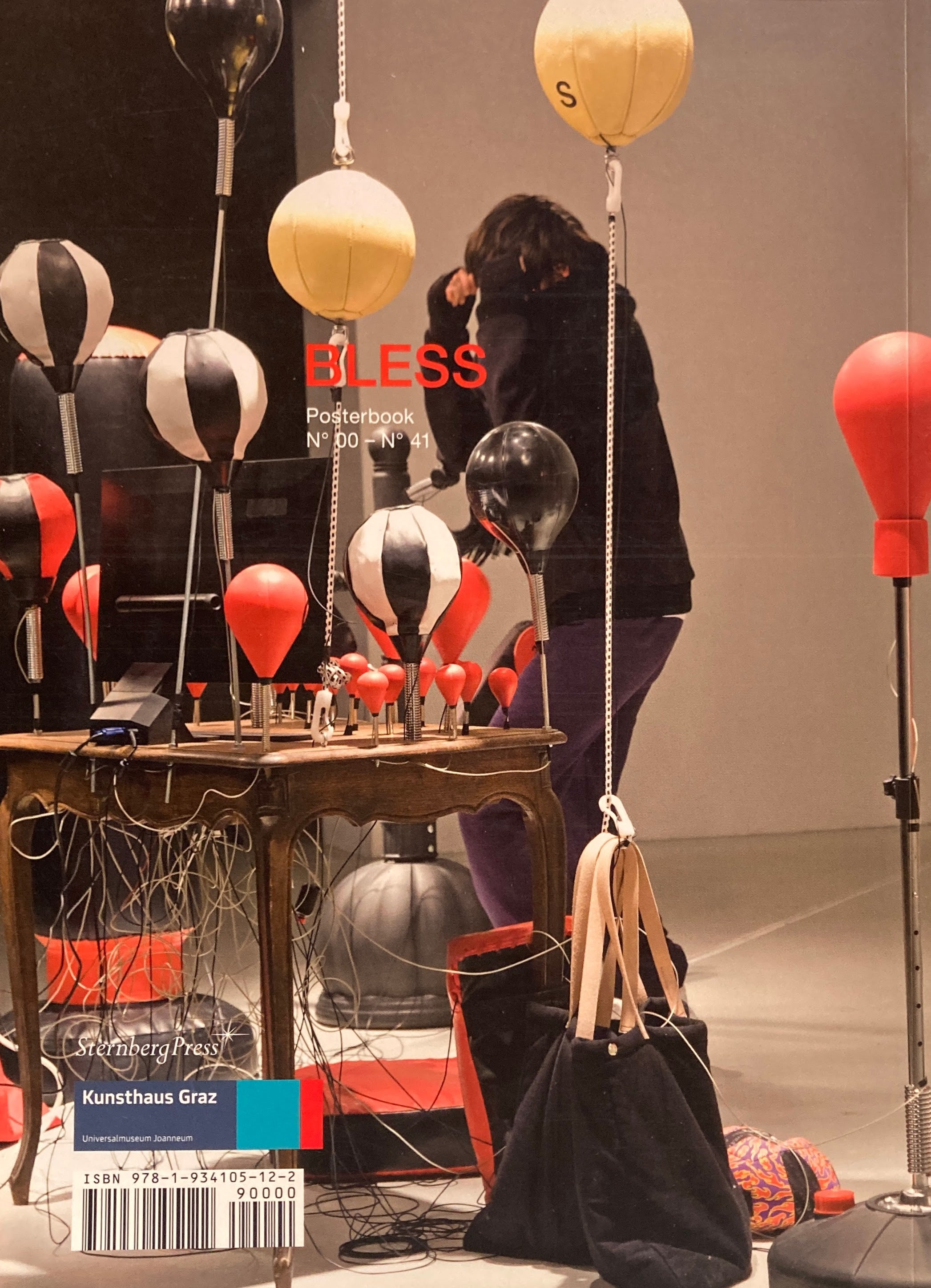 BLESS 2冊 Celebrating Ten Years of Themelessness: N° 00 – N BLESS 2冊 Celebrating Ten Years of Themelessness: N° 00 – N