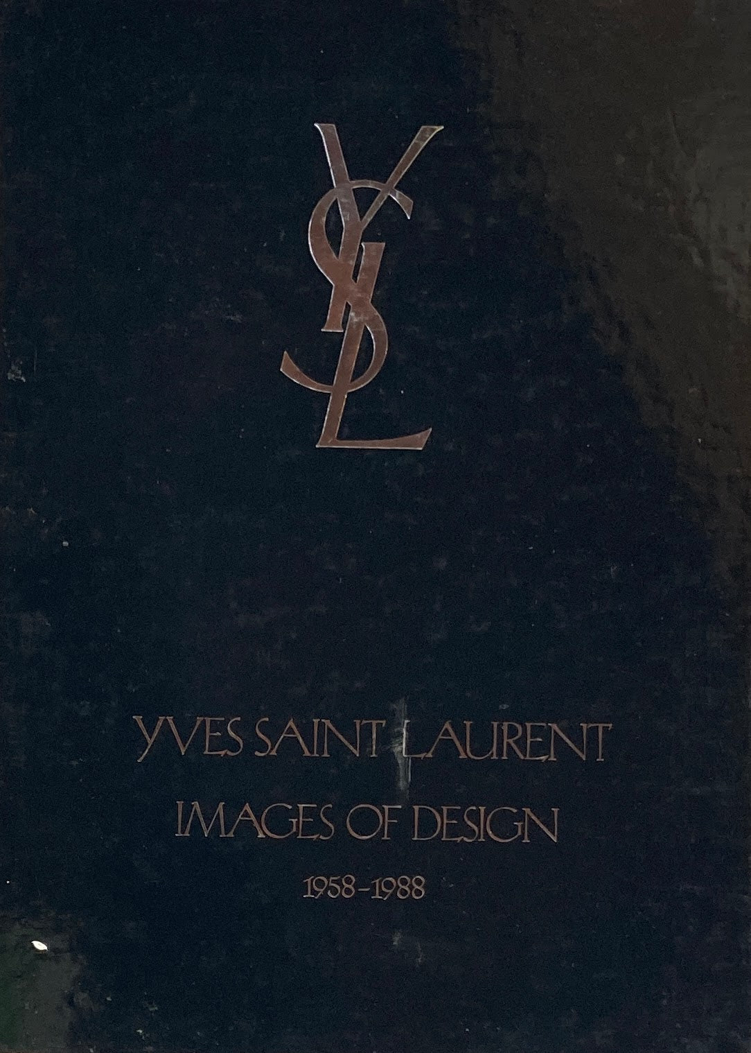 YVES ST. LAURENT Images of Design 1958-1988　イヴ・サンローラン