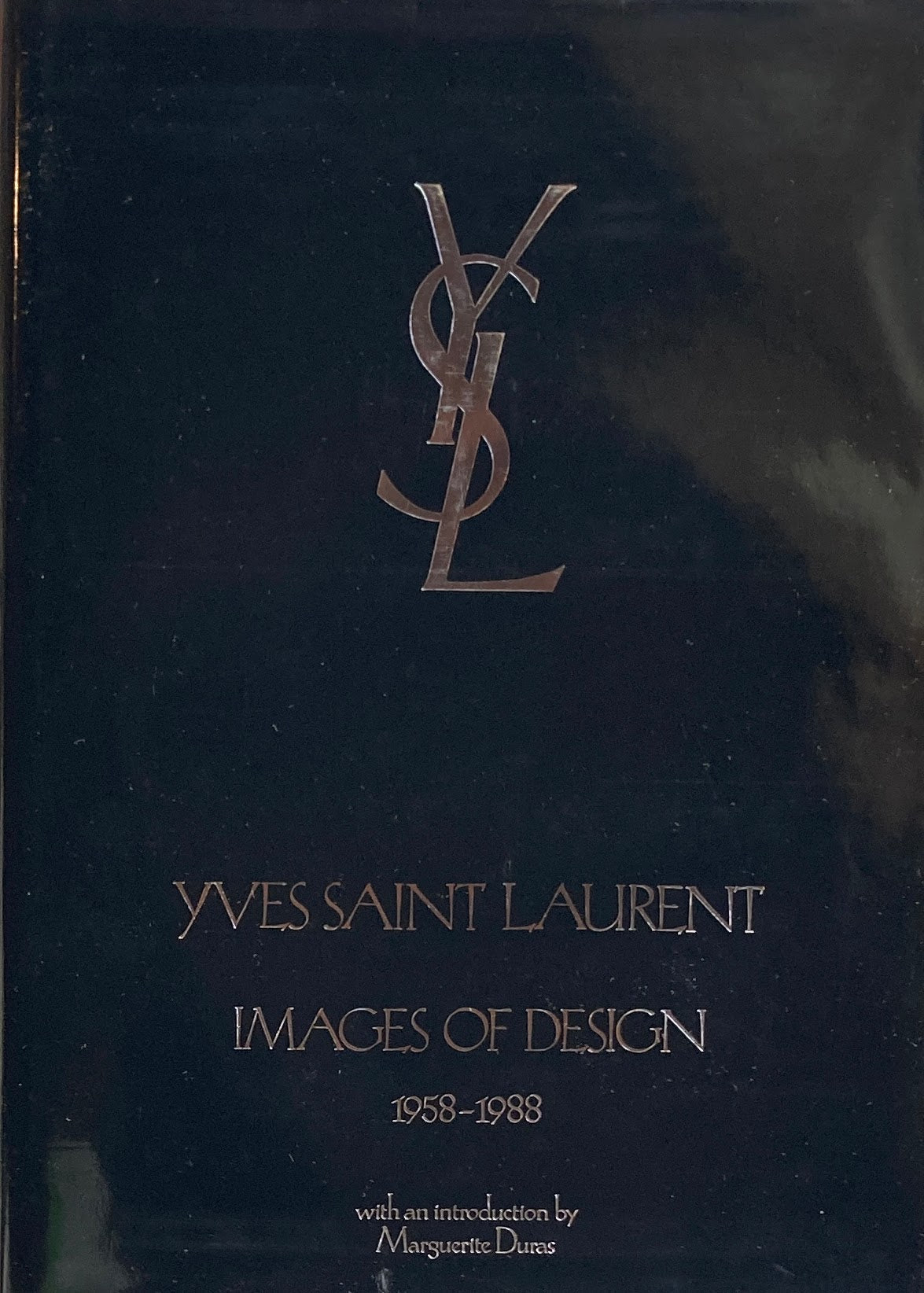 YVES ST. LAURENT Images of Design 1958-1988　イヴ・サンローラン