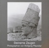 Steinerne Zeugen Photographien von Wolfgang Pfaundler