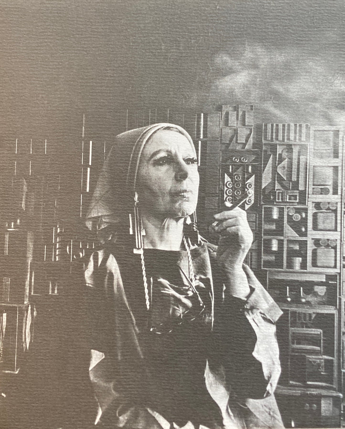 LOUISE NEVELSON REMEMBERED Sculpture and Collages 　ルイーズ・ネヴェルソン　1989