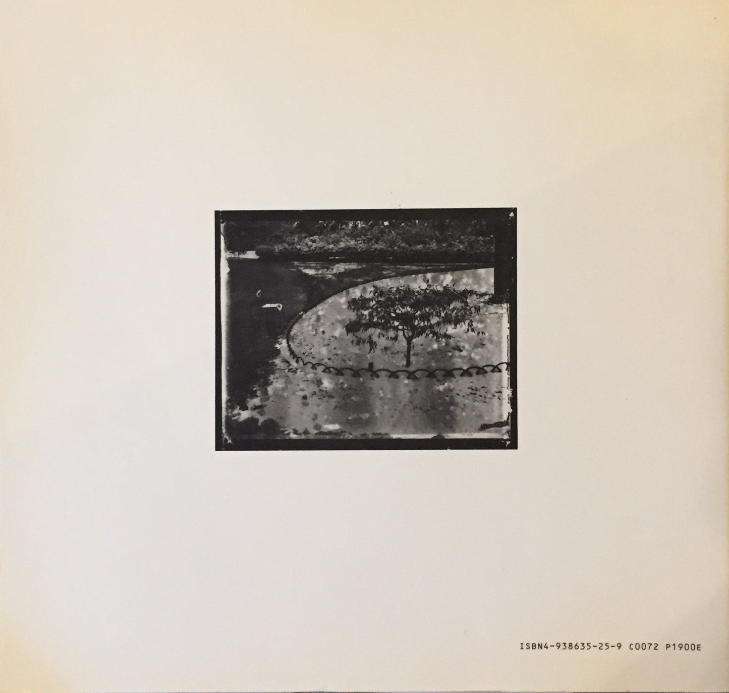 サラ・ムーン展　巴里のエレガンスな視線　Sarah Moon　